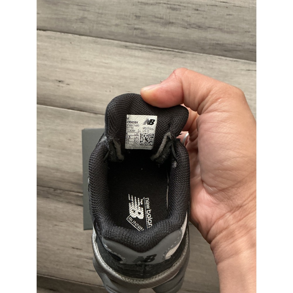 New Balance 9060 Black Grey Red Infant Toddler Sneakers IV9060BK Size 4 Kids - Picture 5 of 6